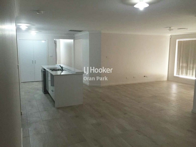 8 Loudon Crescent, Cobbitty NSW 2570