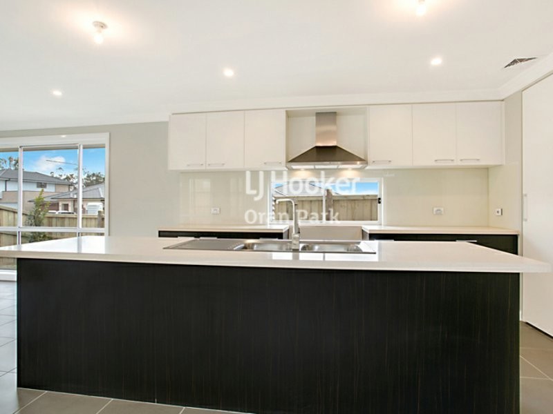 7 Smith Street, Oran Park NSW 2570