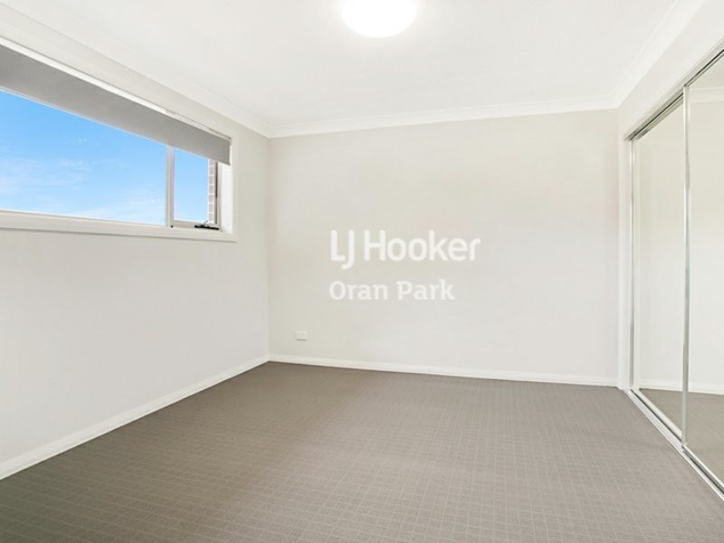 7 Smith Street, Oran Park NSW 2570