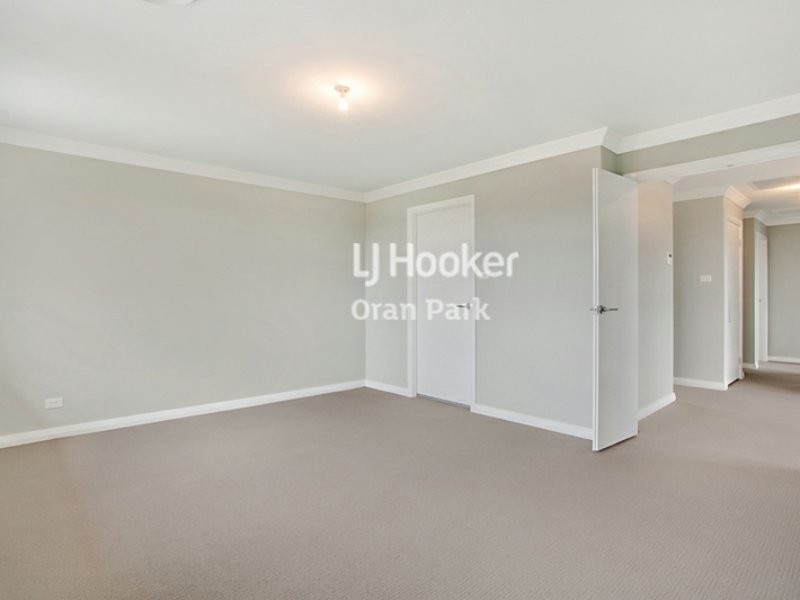 7 Smith Street, Oran Park NSW 2570