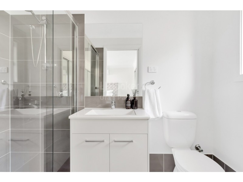 17B Livesy Street, Oran Park NSW 2570