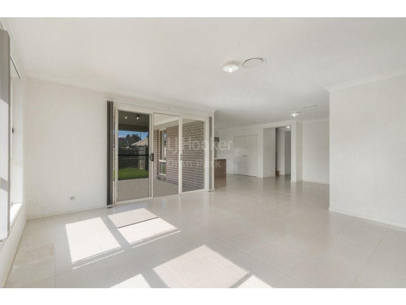 16 Loudon Crescent, Cobbitty NSW 2570