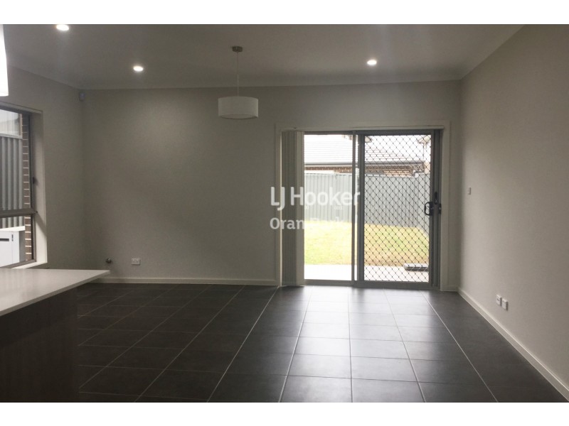 33A Evans Street, Oran Park NSW 2570