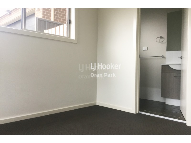 33A Evans Street, Oran Park NSW 2570