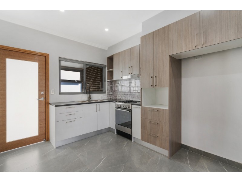 2 Stoneham Circuit, Oran Park NSW 2570