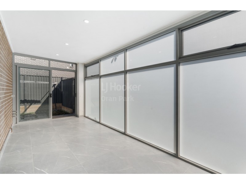 2 Stoneham Circuit, Oran Park NSW 2570
