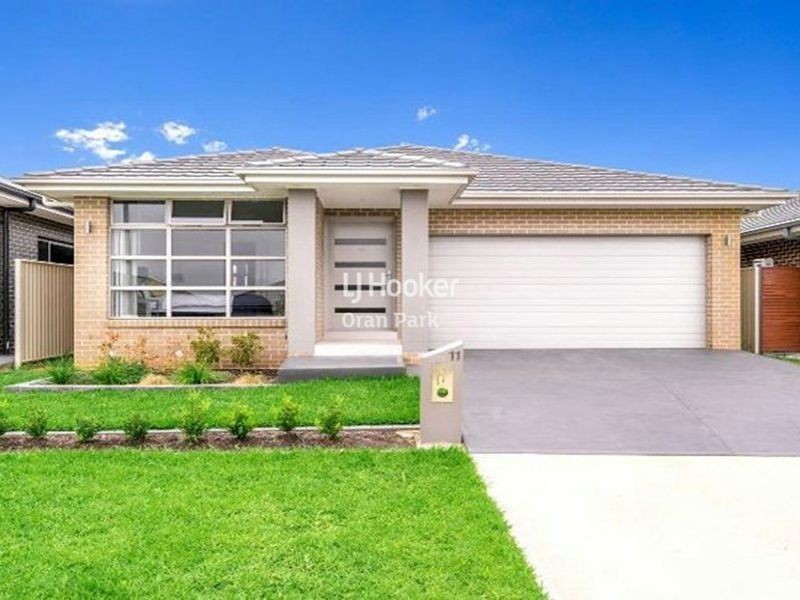 11 Kelly Street, Oran Park NSW 2570
