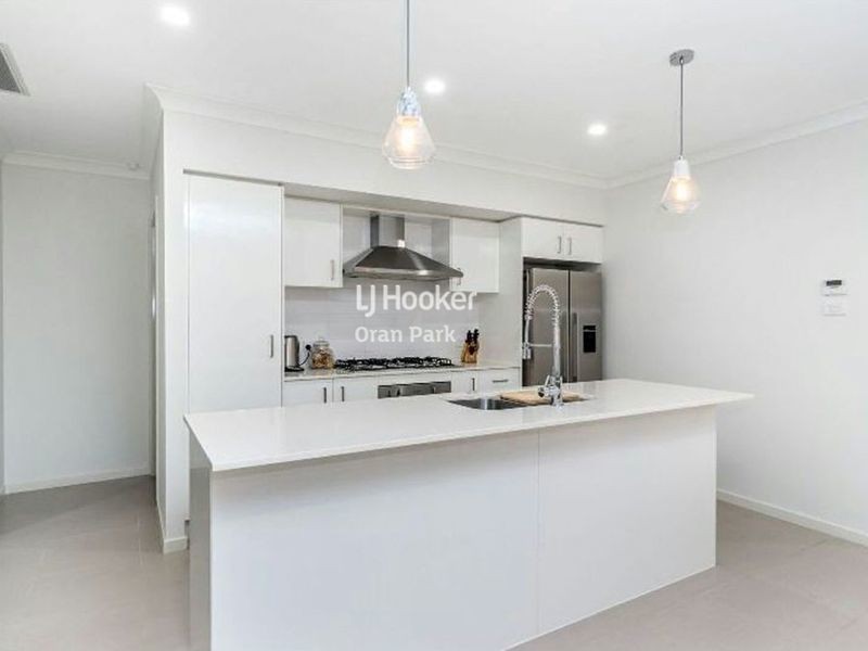 11 Kelly Street, Oran Park NSW 2570