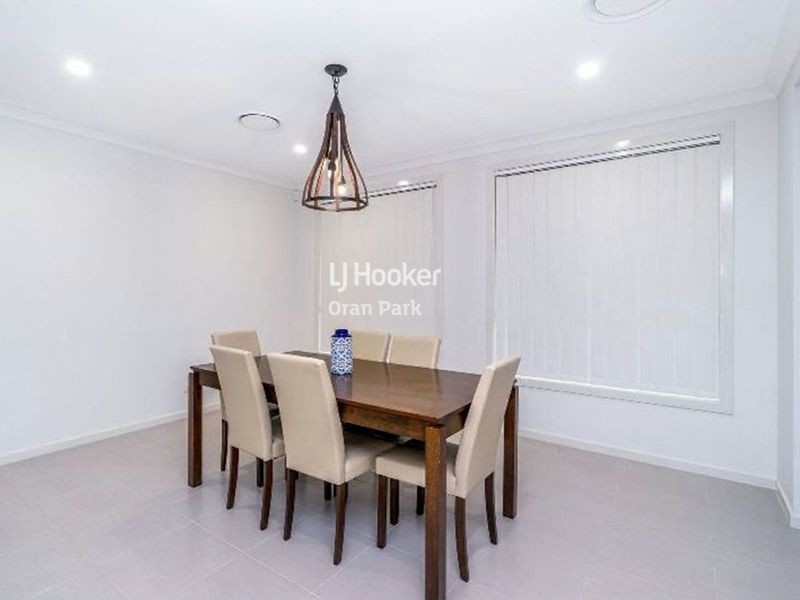 11 Kelly Street, Oran Park NSW 2570
