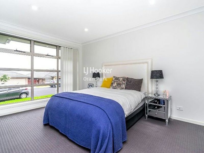 11 Kelly Street, Oran Park NSW 2570