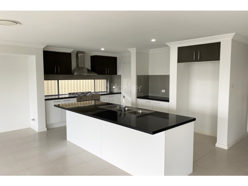 9 Thorpe Circuit, Oran Park NSW 2570