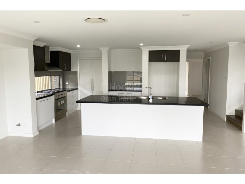 9 Thorpe Circuit, Oran Park NSW 2570