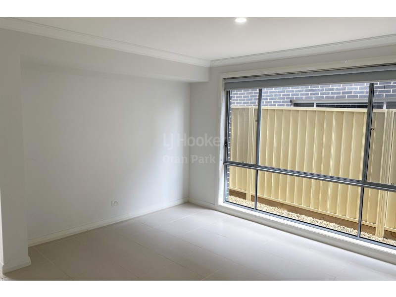 9 Thorpe Circuit, Oran Park NSW 2570