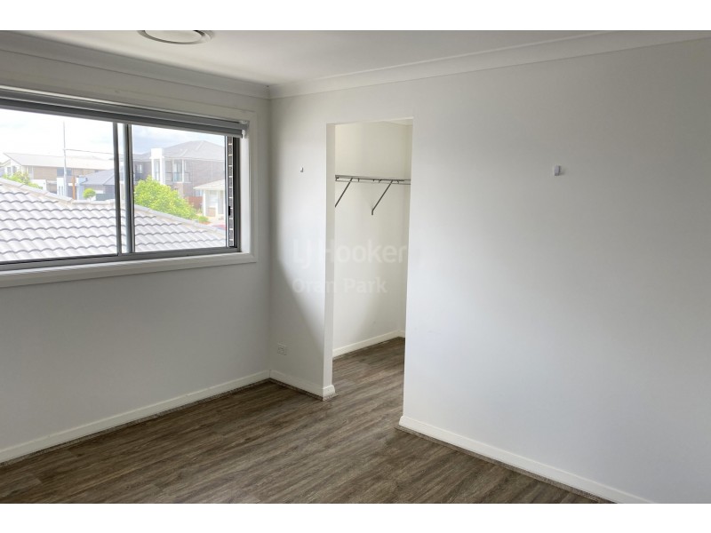 9 Thorpe Circuit, Oran Park NSW 2570