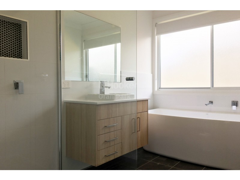 24 Arcadian Hills Crescent, Cobbitty NSW 2570