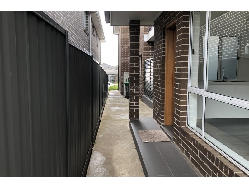 23b Rawlings Street, Oran Park NSW 2570