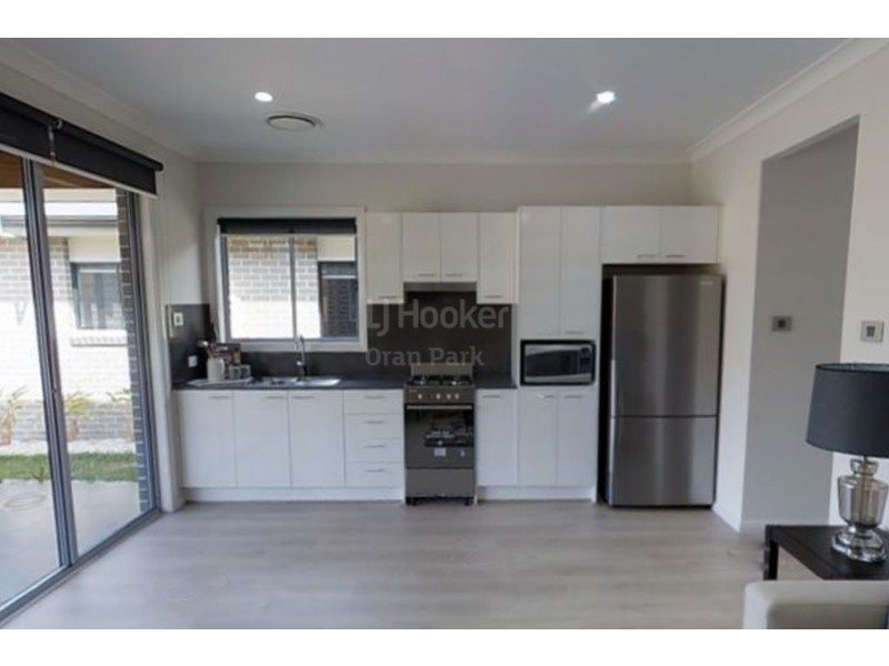 5b Sargent Street, Oran Park NSW 2570