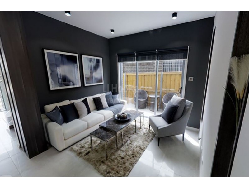 5a Sargent Street, Oran Park NSW 2570
