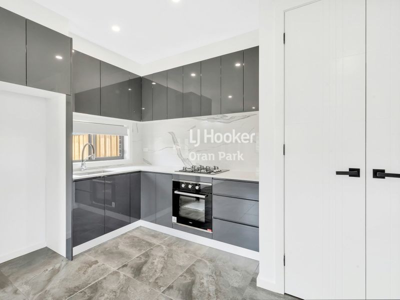1 Stoneham Circuit, Oran Park NSW 2570
