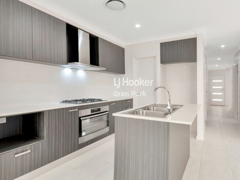 7A Faithful Street, Oran Park NSW 2570