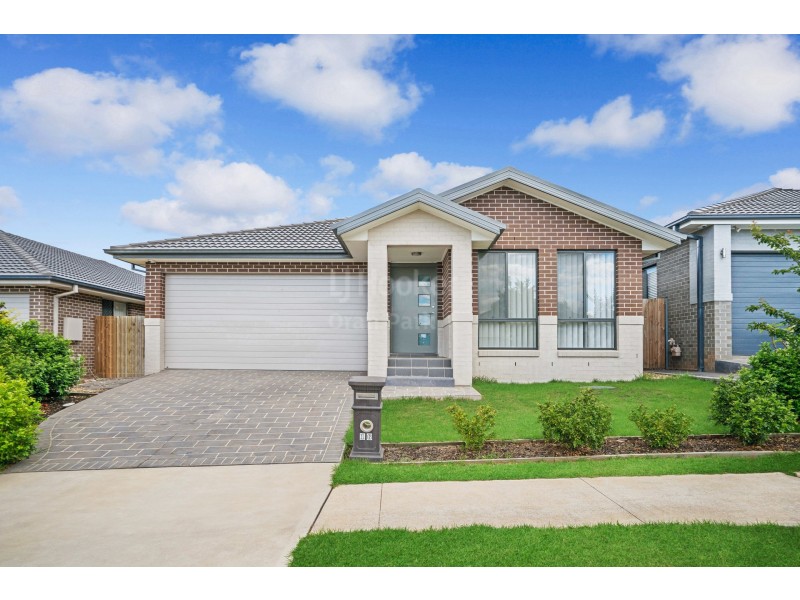 16 Geoghegan Circuit, Oran Park NSW 2570
