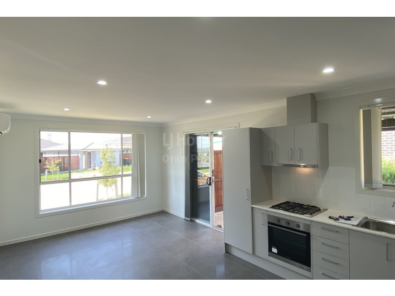 17b Fleece Loop, Oran Park NSW 2570