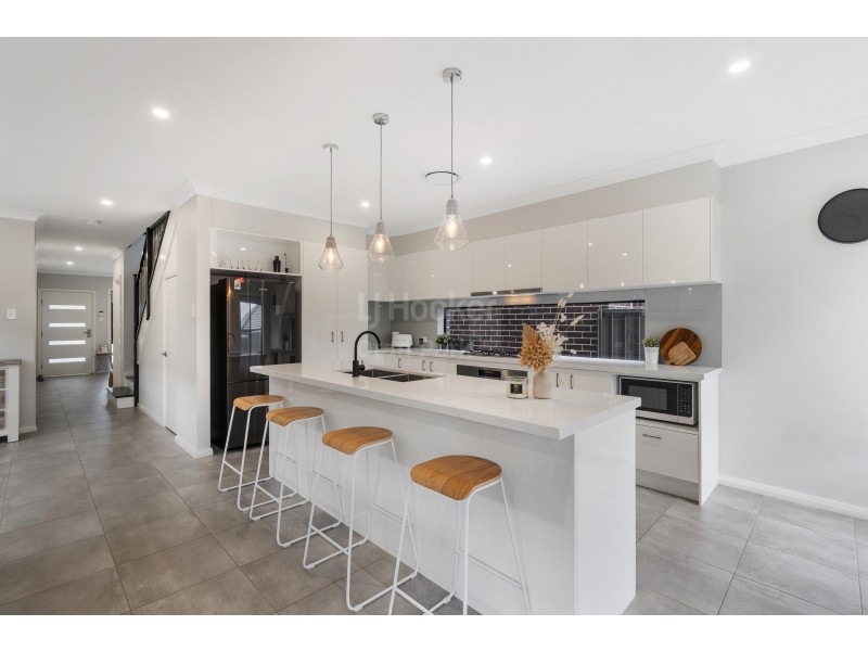 6 Audley Circuit, Gregory Hills NSW 2557