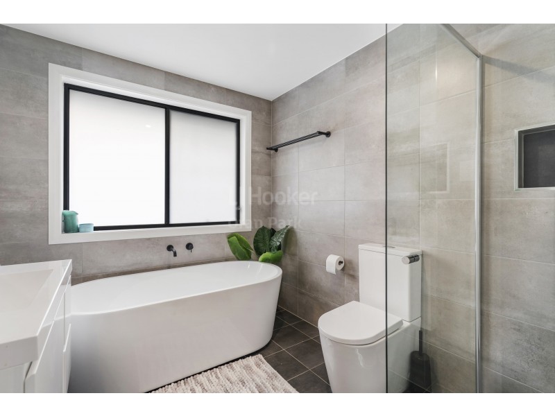 6 Audley Circuit, Gregory Hills NSW 2557