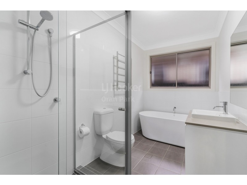17 Drover Street, Oran Park NSW 2570