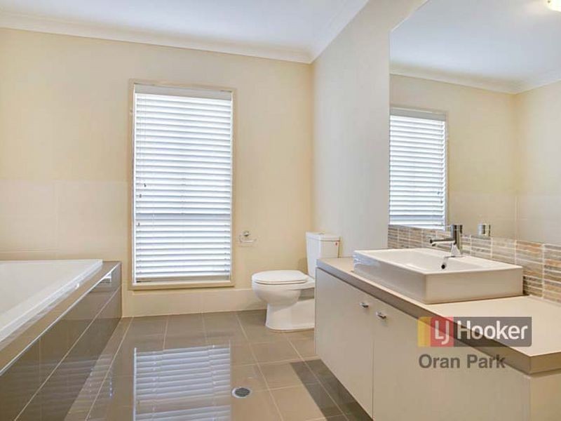 21 Bond Street, Oran Park NSW 2570