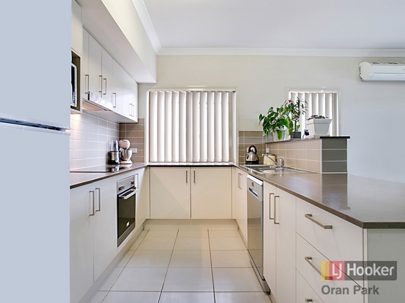 32 Geoghegan Cct, Oran Park NSW 2570