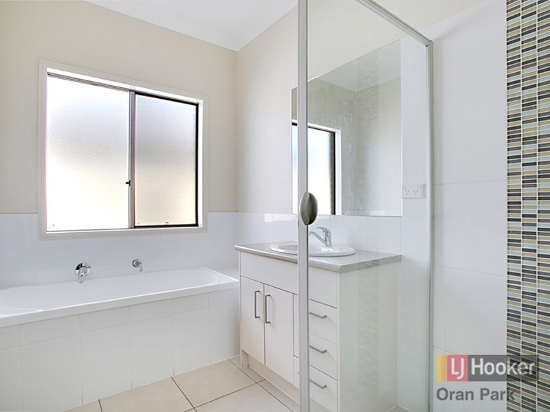 32 Geoghegan Cct, Oran Park NSW 2570