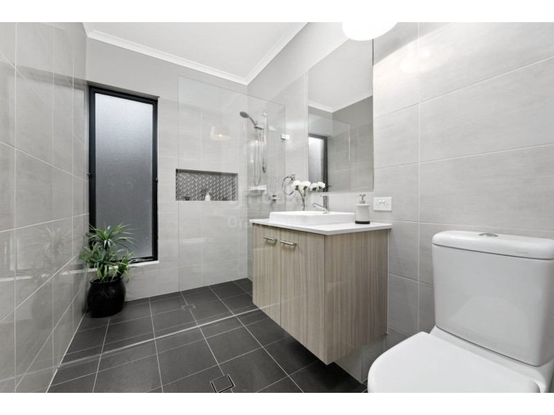 6 McCormack Street, Oran Park NSW 2570