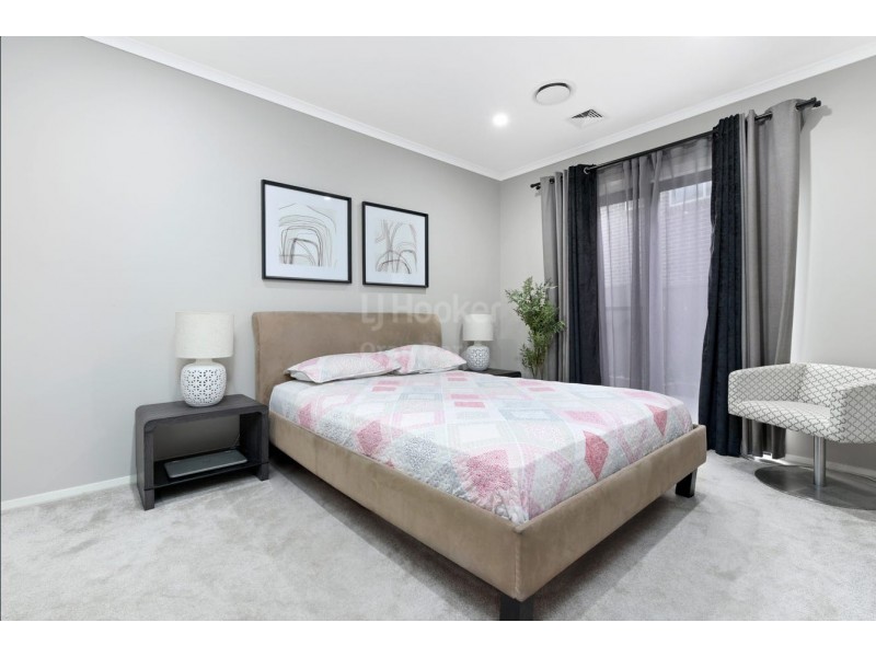 6 McCormack Street, Oran Park NSW 2570