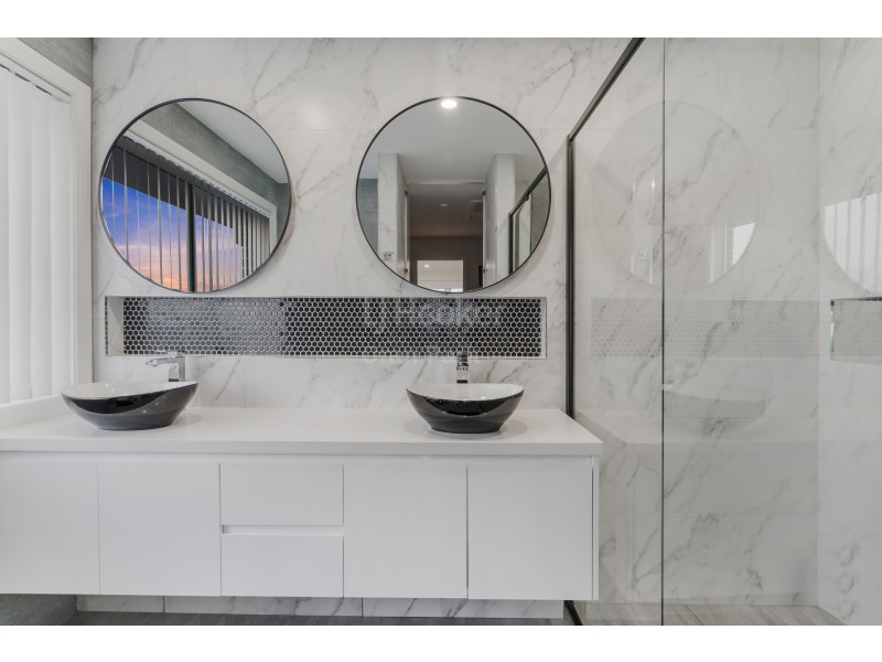 23 Rawlings Street, Oran Park NSW 2570