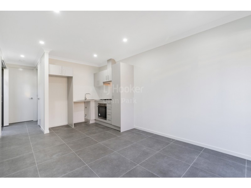 6B Fleece Loop, Oran Park NSW 2570