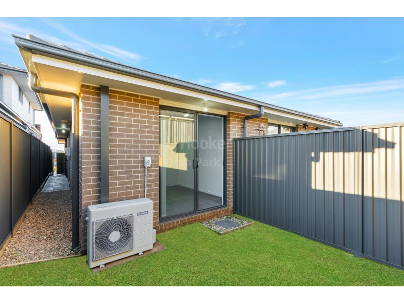 6B Fleece Loop, Oran Park NSW 2570