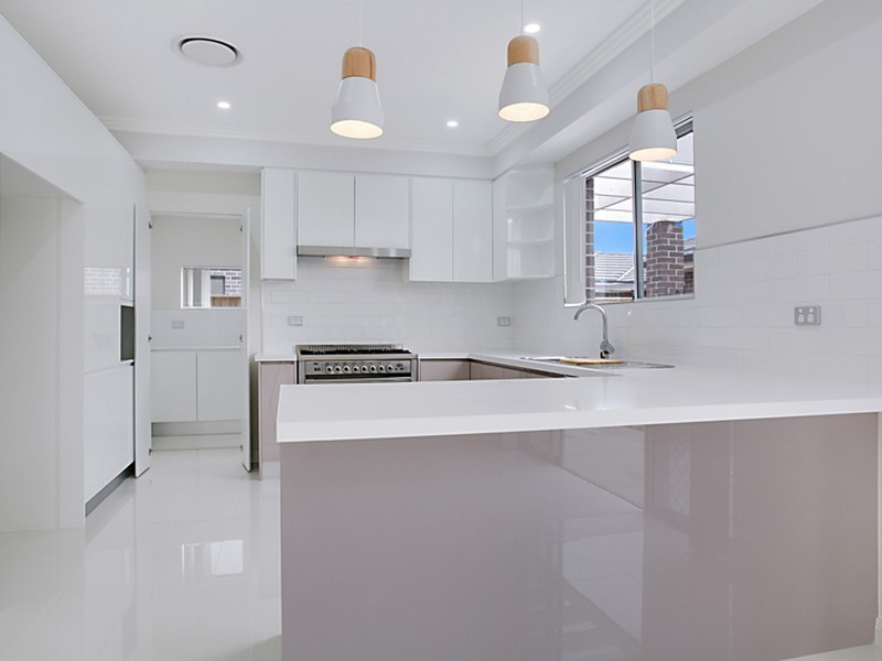 1 Caledonia Cres, Catherine Field NSW 2557