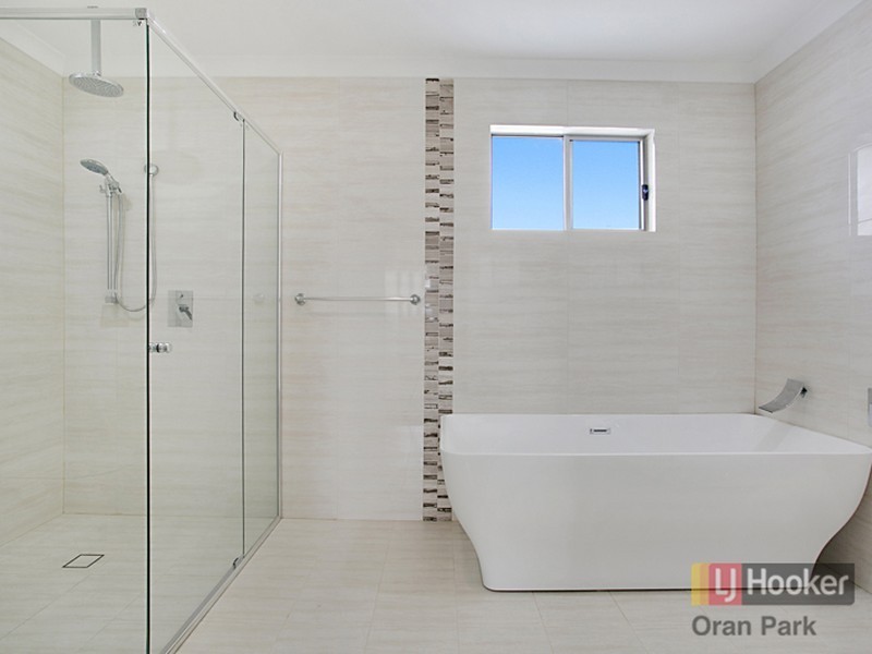 1 Caledonia Cres, Catherine Field NSW 2557