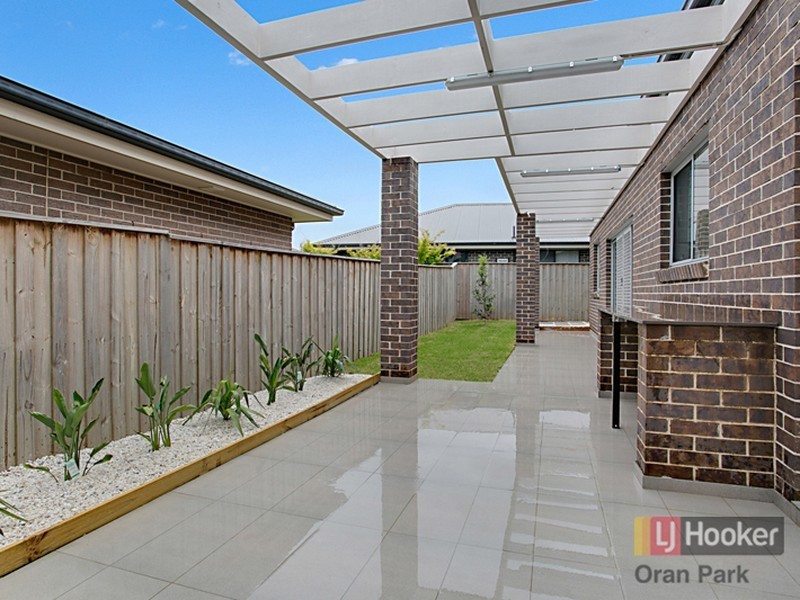 1 Caledonia Cres, Catherine Field NSW 2557