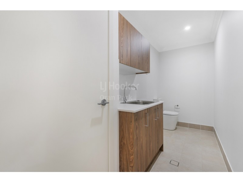 34 Podium Way, Oran Park NSW 2570