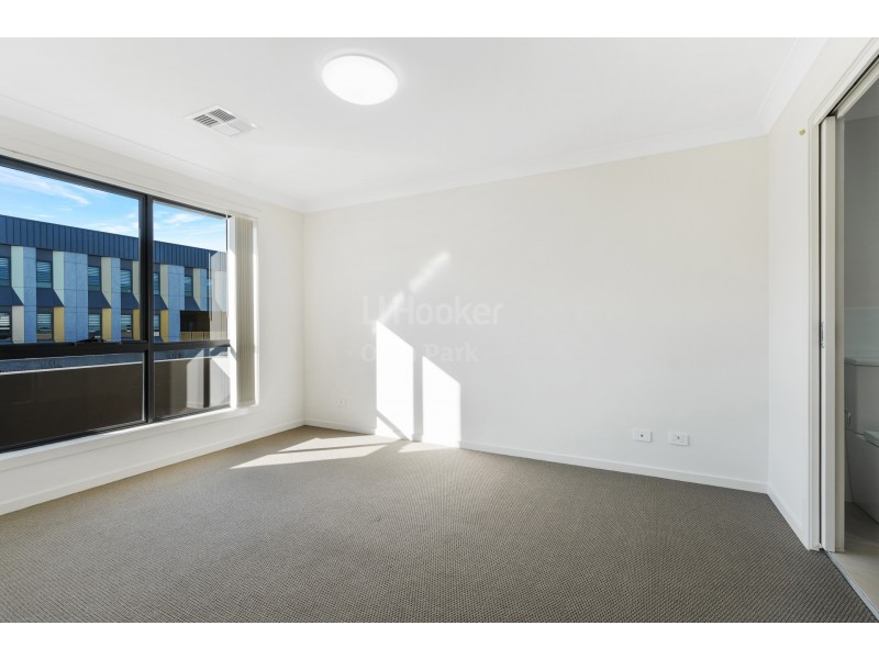 34 Podium Way, Oran Park NSW 2570