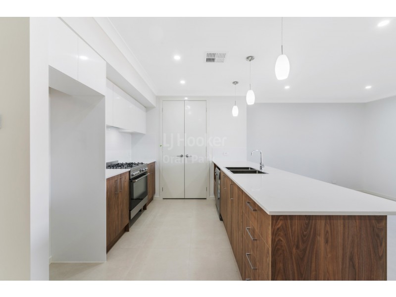 34 Podium Way, Oran Park NSW 2570
