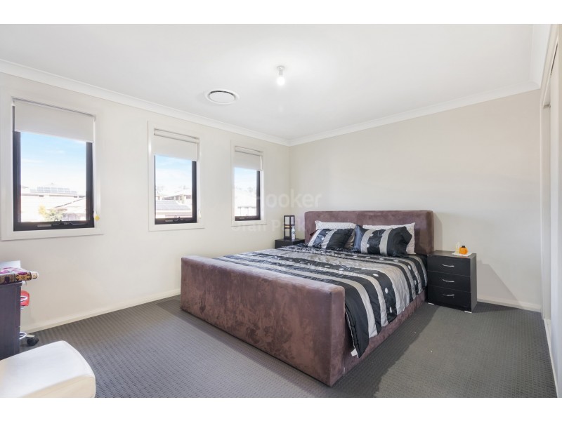 127 Skaife Street, Oran Park NSW 2570