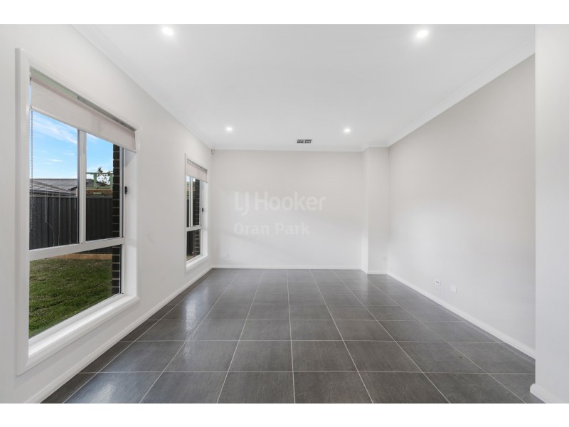 42B Hinton Loop, Oran Park NSW 2570