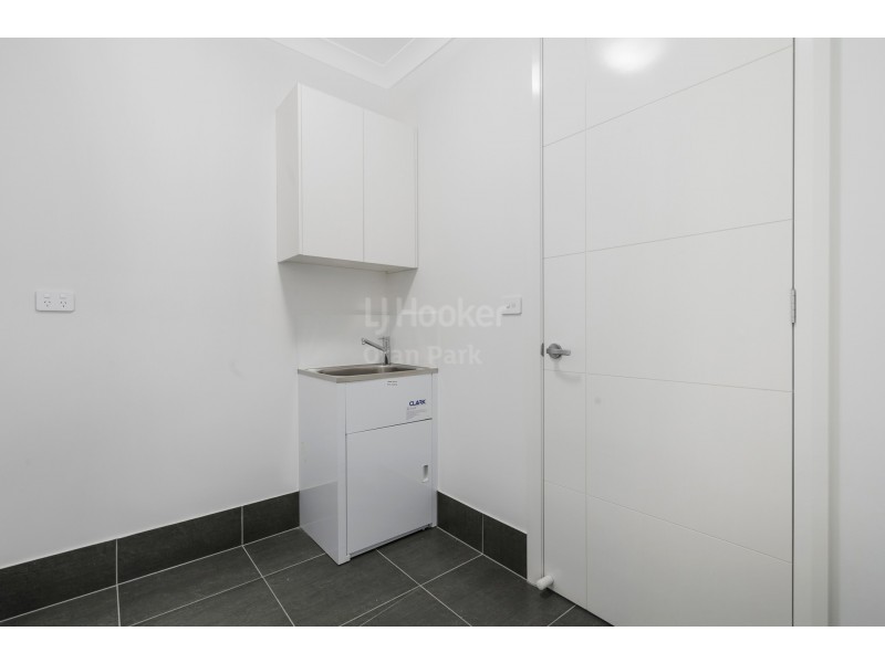 42B Hinton Loop, Oran Park NSW 2570