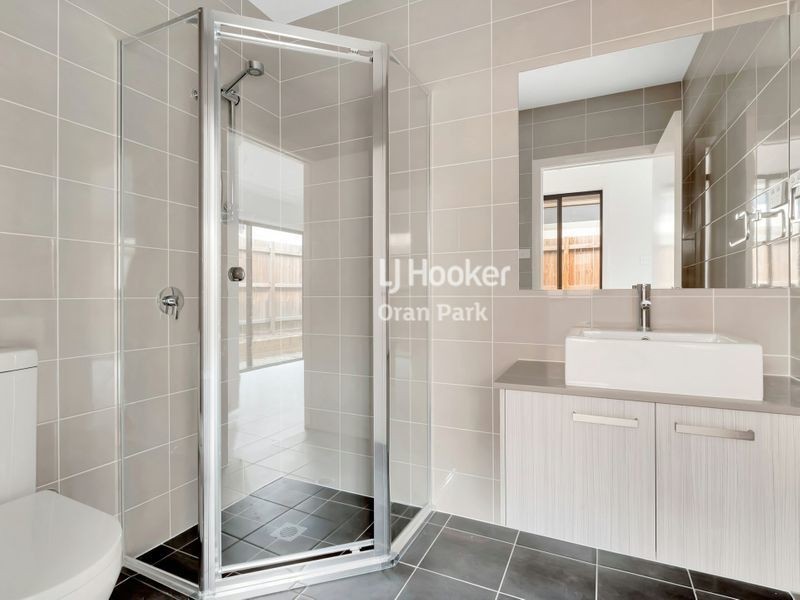 7B Faithful Street, Oran Park NSW 2570