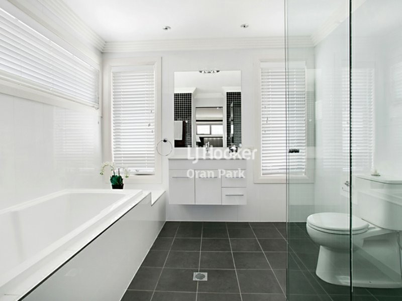 23 Halifax Way, Gledswood Hills NSW 2557