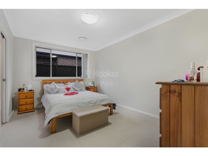 13 Tess Circuit, Oran Park NSW 2570