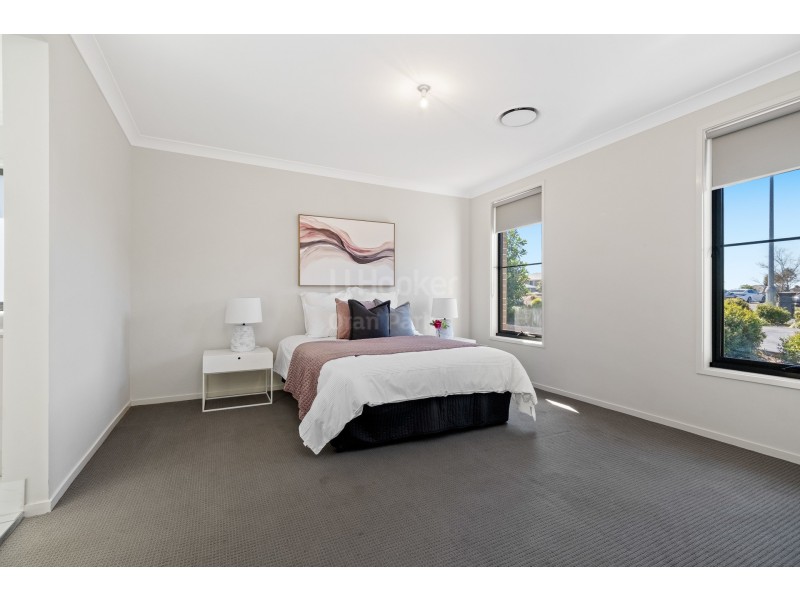 6 Austen Circuit, Oran Park NSW 2570